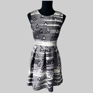 Refill Heart Shape Ombre Pattern Fit and Flare Sleeveless Dress Made in Korea